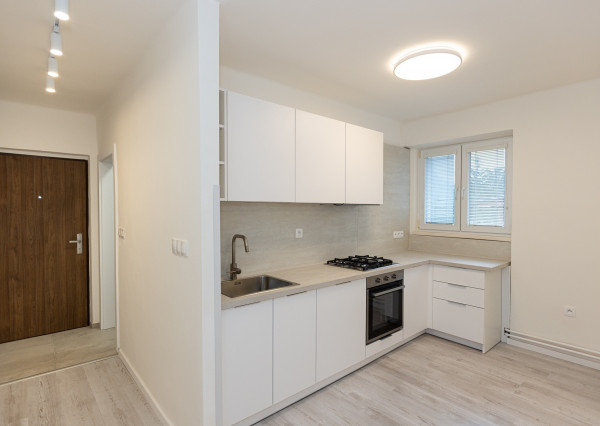 Predaj kompletne rekonštr. 2izb bytu 62m2 na zvýš. prízemí